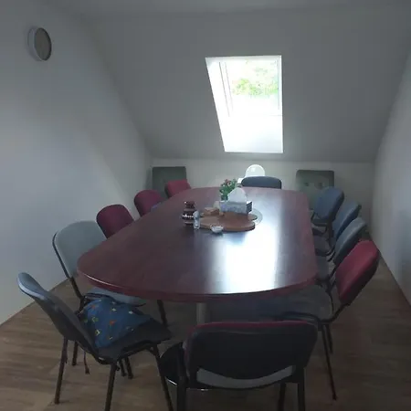 Na Vysluni Apartment Strasin